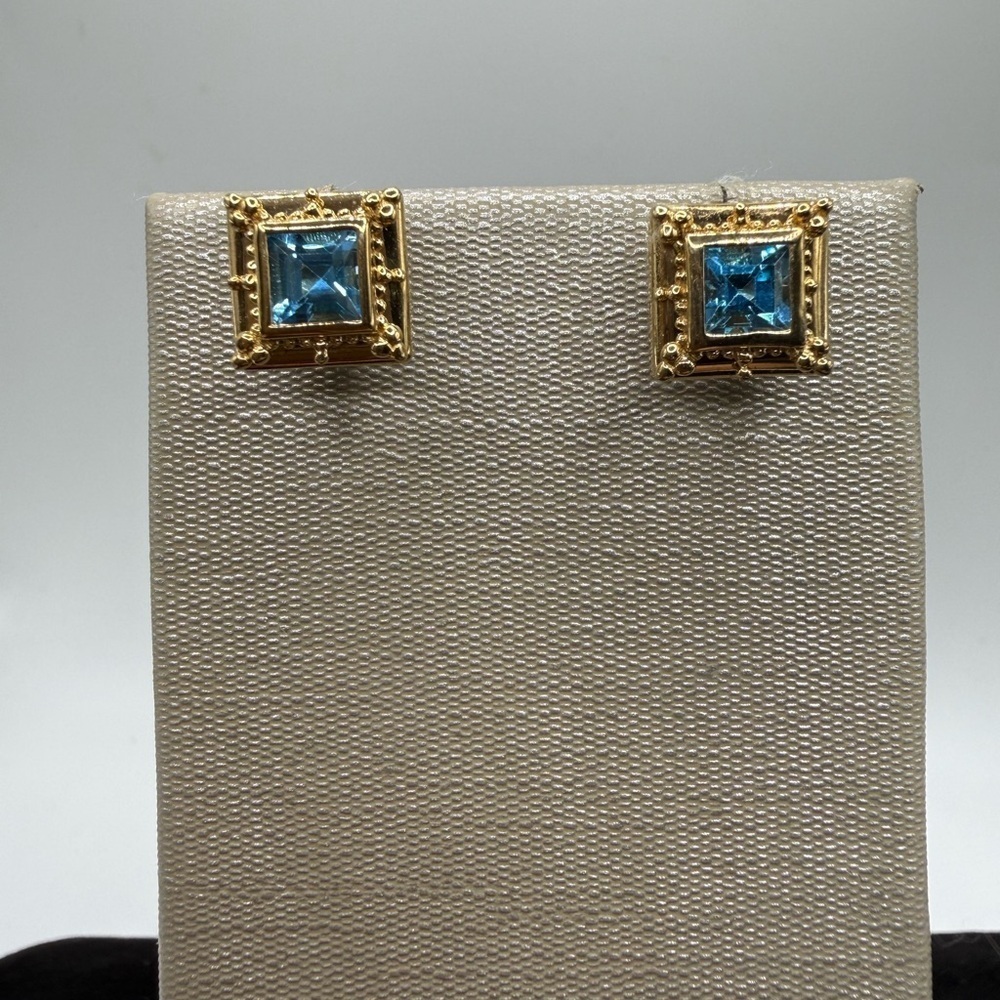NEW Gems En Vogue Blue Topaz Stud Earrings 925 NH